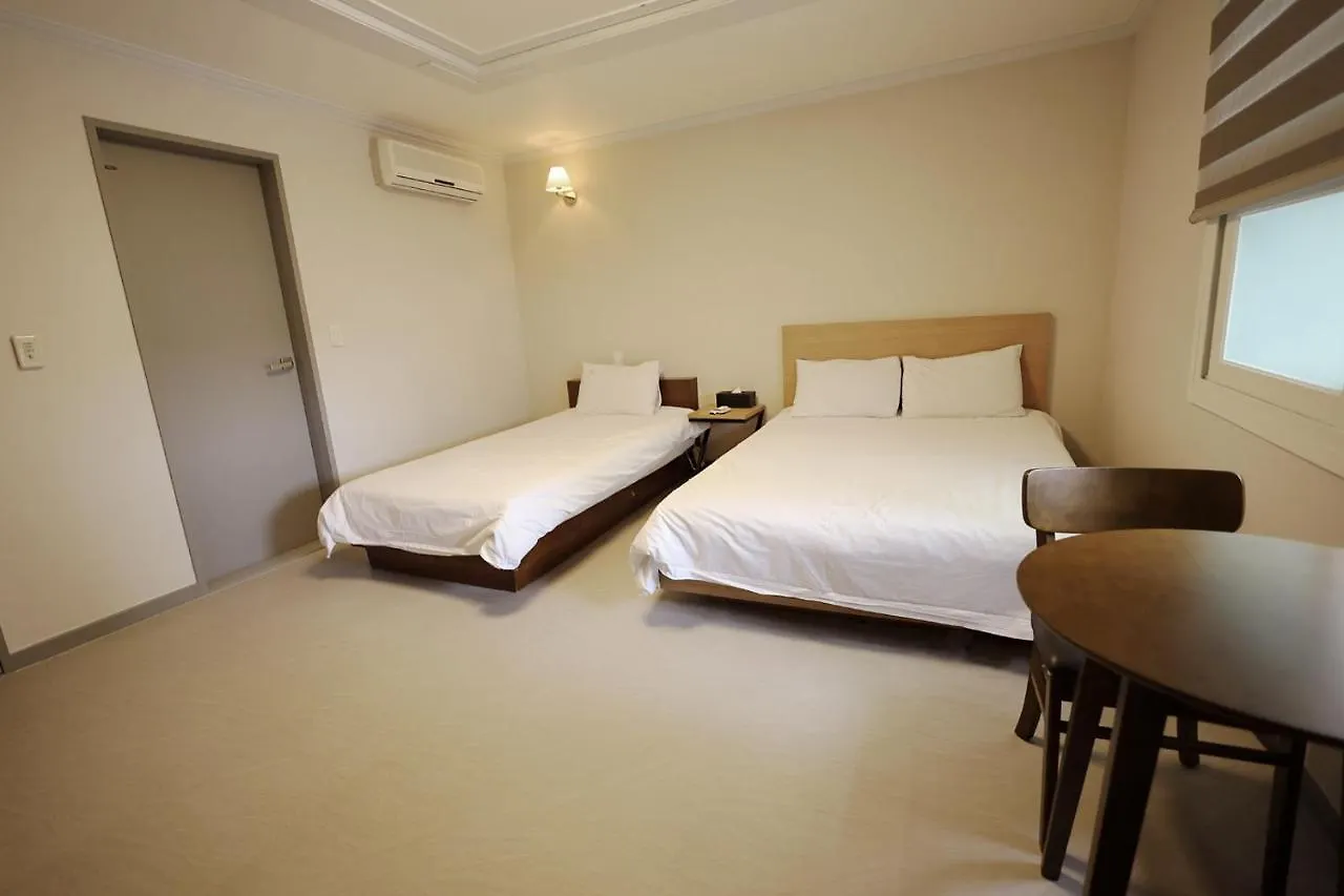 Trevi Hotel Čedžu 2*,  Jižní Korea